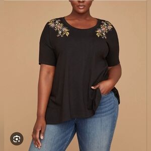 Lane Bryant NWT 14/16 Black Tee with Embroidered Floral Shoulders